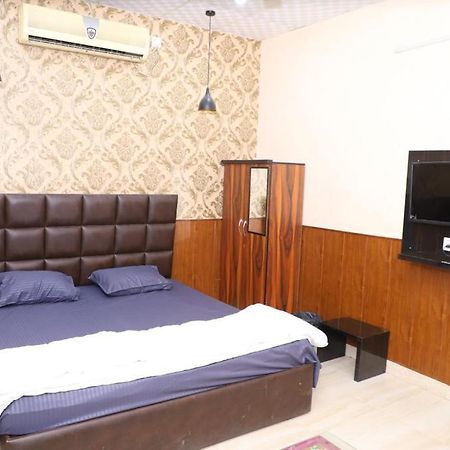 פארידבד Hotel Aashirvad מראה חיצוני תמונה