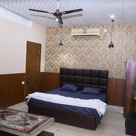 פארידבד Hotel Aashirvad מראה חיצוני תמונה
