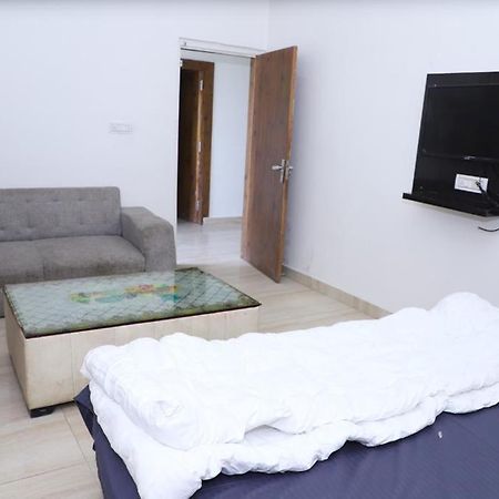 פארידבד Hotel Aashirvad מראה חיצוני תמונה