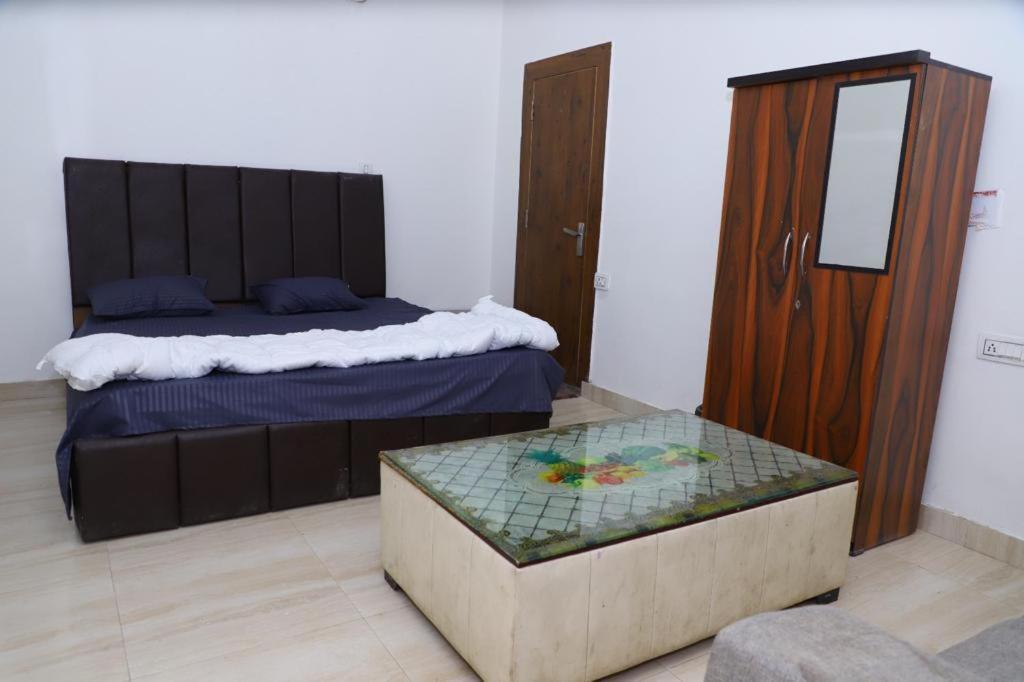פארידבד Hotel Aashirvad מראה חיצוני תמונה