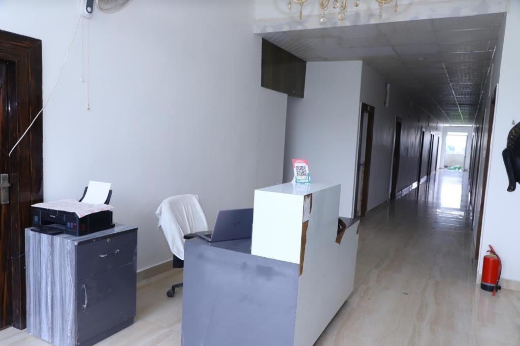 פארידבד Hotel Aashirvad מראה חיצוני תמונה